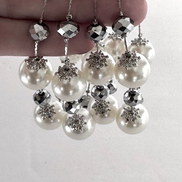 Vintage Four-Strand Floating Pearl Bracelet - Picture 5 of 9